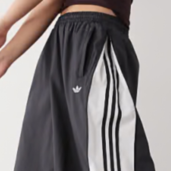 Brand New Women's Adidas WX KNIT Versatile Track Pants With Side Zippered Panels - Picture 16 of 16